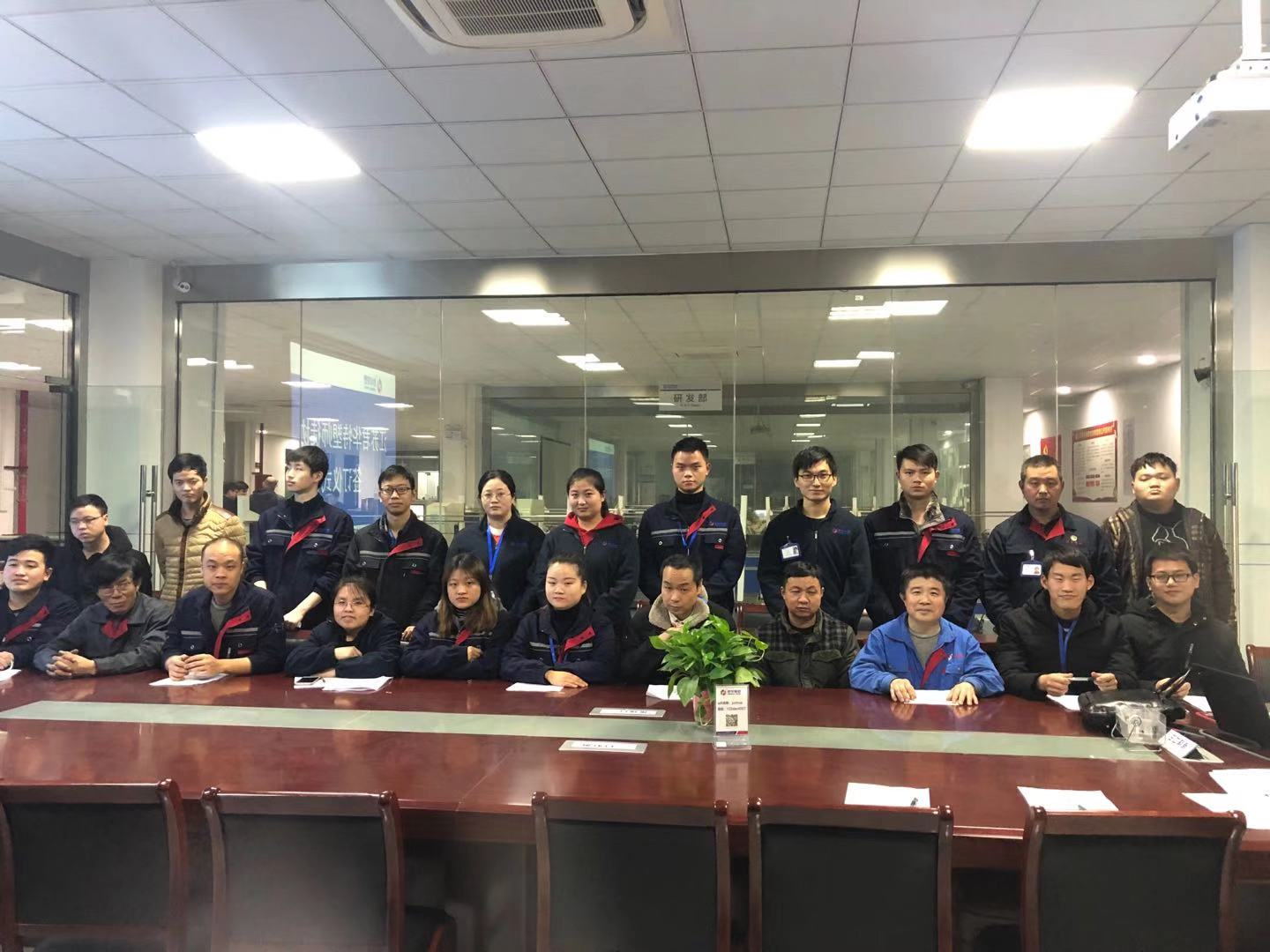 Masters teach apprentices, “pass on, help and guide” to create a better future for Junhua